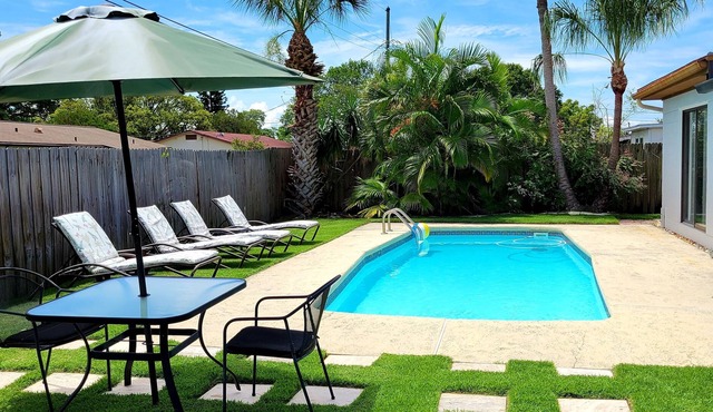Spacious & Tranquil 4 Bedroom Pool Home Near Downtown in Quiet Neighborhood