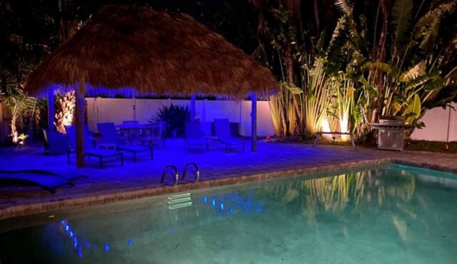 Spacous Beachouse with private pool
