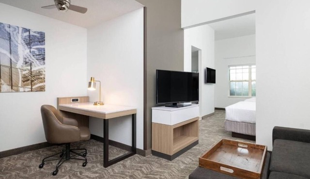 SpringHill Suites | Jr Queen Suite | Water Country, Outlets, The Pottery
