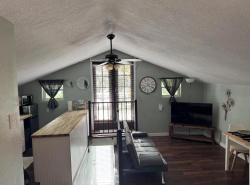 St Johns River Studio Apartment in Satsuma