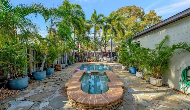 St Pete Hideaway w/Pool- Pet friendly
