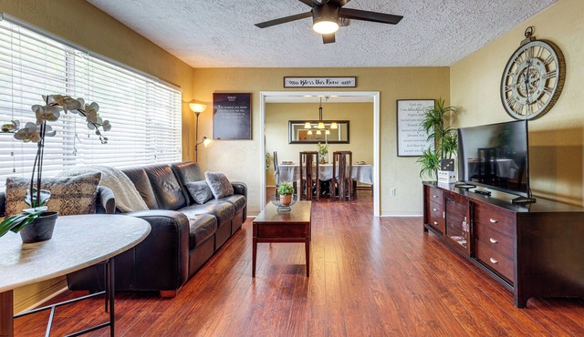 St Pete Home w/Ample Parking! Near Dtwn & Beaches