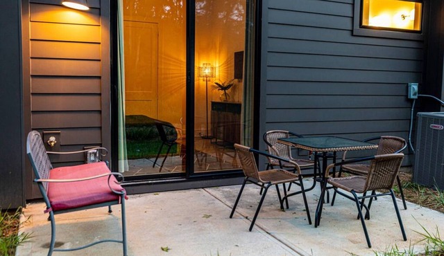 Staycation! Fully Stocked Modern 4 Bedroom House