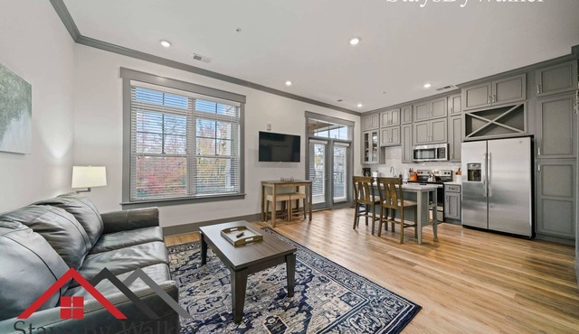 StaysByWalker SouthPark 1BR KingBed! Gym/Pool/Spa