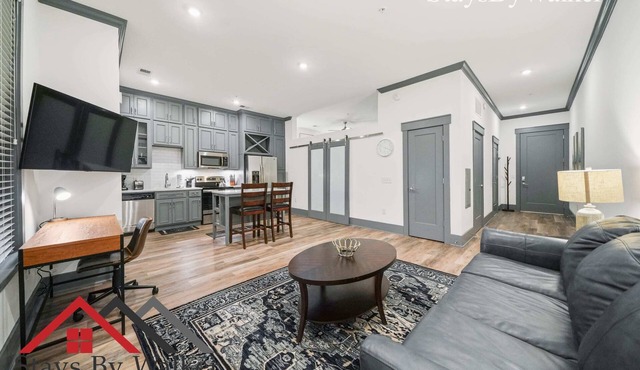 StaysByWalker SouthPark 1BR KingBed! Gym/Pool/Spa