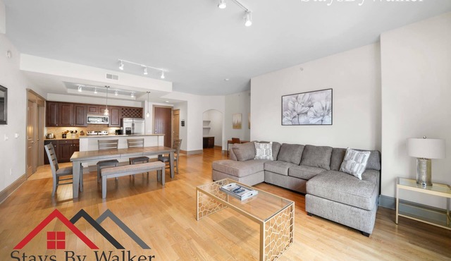 StaysByWalker SouthPark 2BR! KingBeds, Pool, Gym