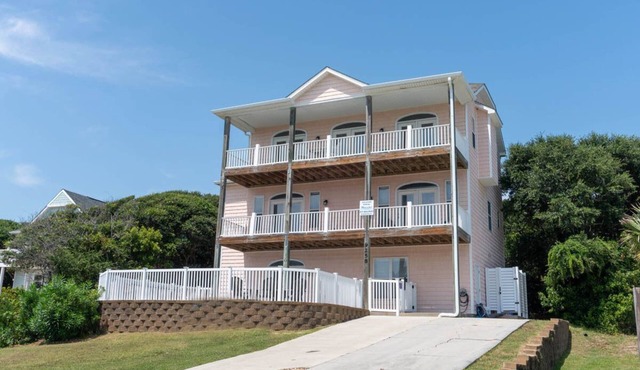 Stress Less, Almost Oceanfront House in Emerald Isle, NC!