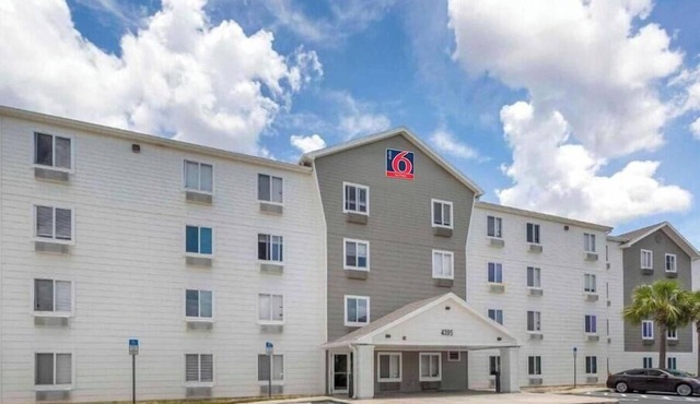 Studio 6 Fort Myers|Cozy Full Bed, Nsmk|Kitchen