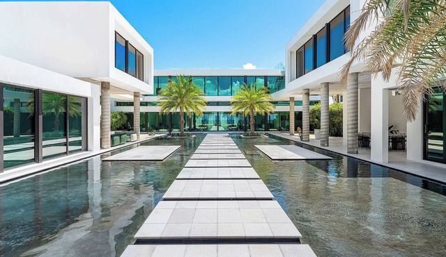 Stunning and Spacious Beachfront 7-bedroom house in delightful Delray Area in Boynton Beach