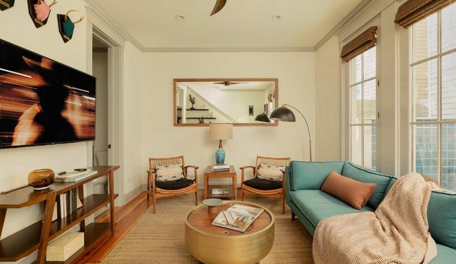 Stunning Carriage House Heated Pool