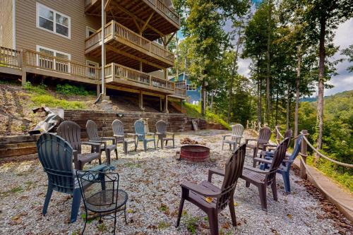 Stunning Lakeview Home Game Room Dock Hot Tub