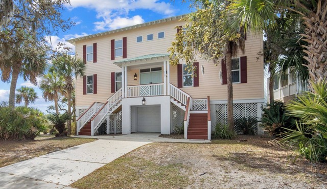 Stunning Marsh Views from 4 Porches, Golf Cart Included, Pet Friendly - 850 Bonito