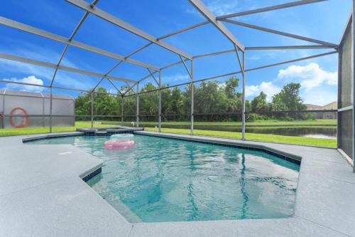 Stunning Newly Renovated Pool Home close to Disney