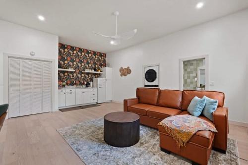 Stylish Coastal Studio Near Tybee & Downtown SAV
