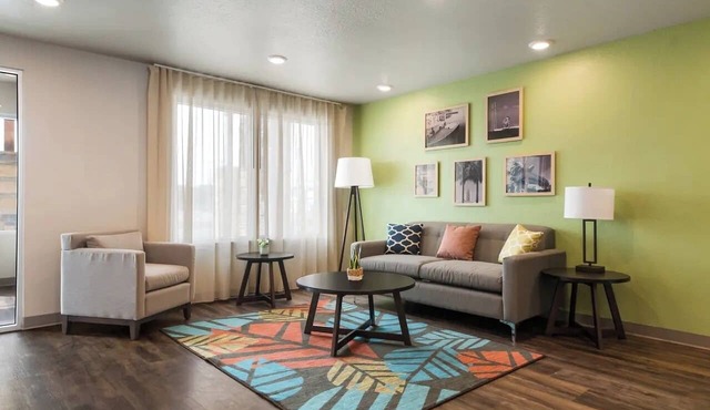 Stylish Single Room with Kitchen Near TreeTop Trek Park & Outdoor Fun in Rockledge