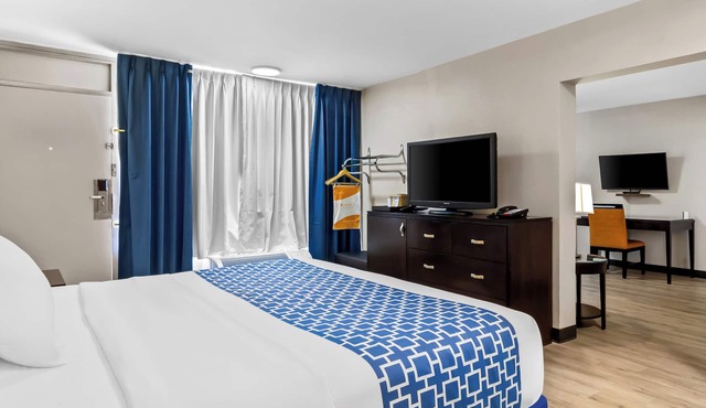 Suburban Studios Orange Park - Jacksonville near Naval Air Station