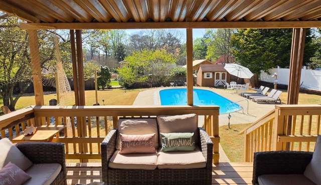 Summer Escape with a Private Pool Perfect for Families, Spacious, Great Location