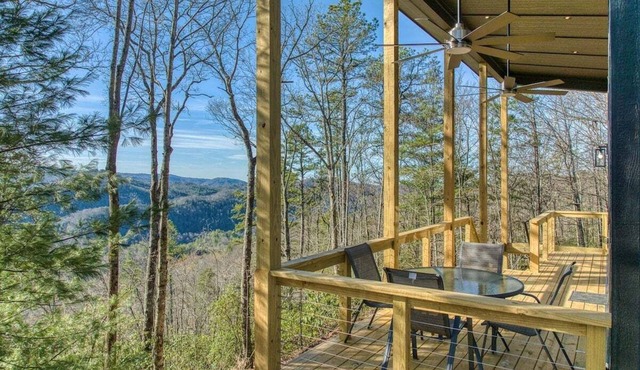 Summit Retreat Guesthouse 4x4 Required