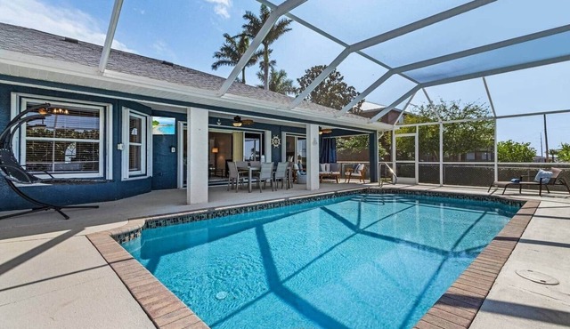 Sunny Cape Coral 4BR Heated Pool & Screened Lanai