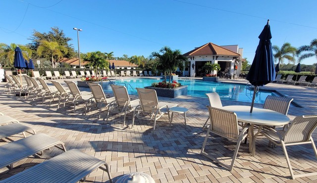 Sunny Winter: Golf, Tennis/Pickleball and Dining