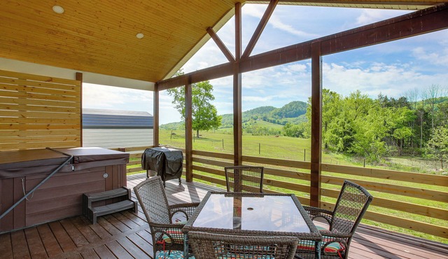 Sunset Soaks & Family Fun: Rural Tennessee Retreat