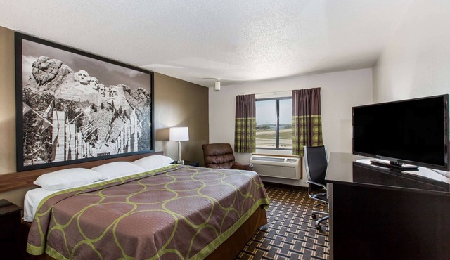 Super 8 by Wyndham Wayne in Wayne