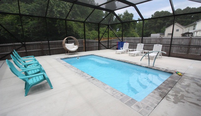 Swansboro Place: Heated Screened Pool & Game Room