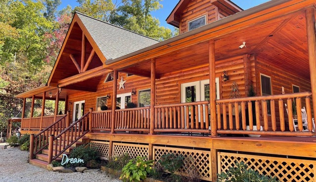 Sweet Serendipity Cabin 2 BR/2 BA near Fontana Lake