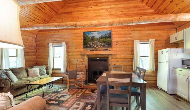 Table Rock Lake Cabin - The Oaks #5 with Lake Access & Hot Tub