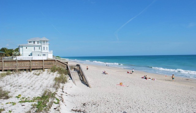 Terrific 3-bedroom house in charming Sebastian with AC, WiFi