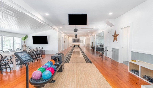 The Alley at North Beach *Bowling Alley & Pool*