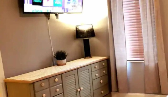 The Blue Agave—Private Studio w/Roman Tub