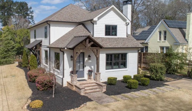 The Classic Cottage-Walkable 5pts/UGA/Stadium