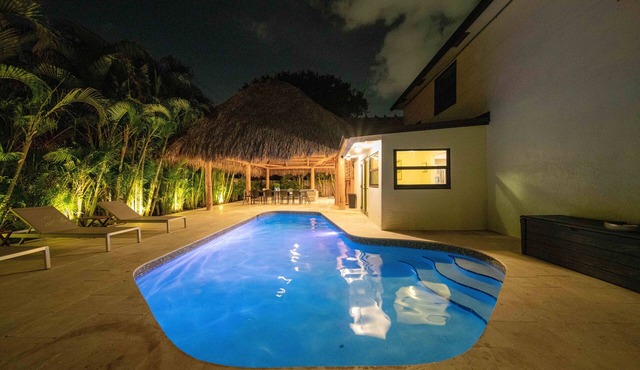 The Delray Palms🌴 Tiki Haven of Bliss Saltwater Splash & Play 4BD Live Vibes