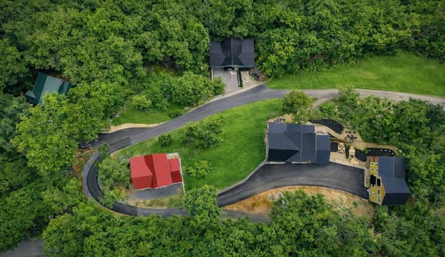The Gatlinburg Resort by Ghosal Luxury Lodging