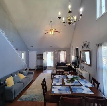 The Grove Cottage, Clayton 3B, 2.5B with King Beds
