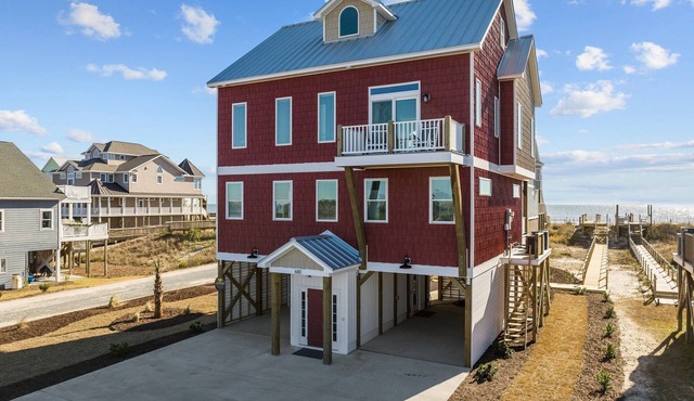The Hamptons #139 Brand new, Oceanfront B, Hot Tub, Com. Pool!