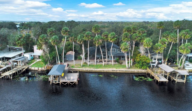 The Lodge on the St. John’s River 5 bdrm/3 bth home
