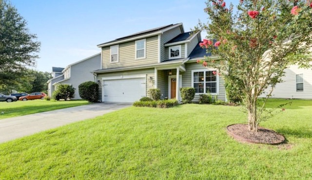 The Mulberry: huge yard full kitchen 32 minutes to the beach