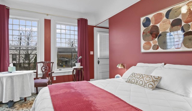 The Pasfield House - Historic Mansion: The Bitsy in Springfield