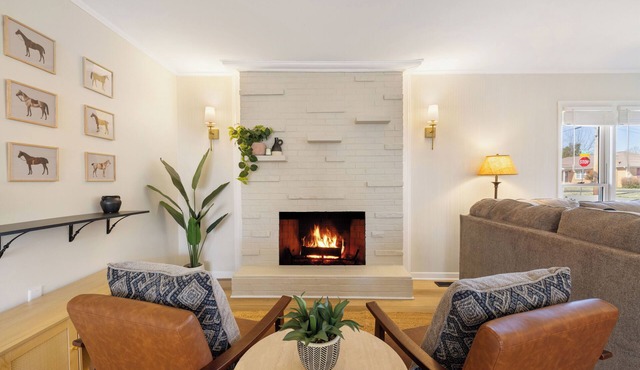 The Residence: Renovated 3-bed/1.5 bath, In-unit laundry, Work station, WiFi