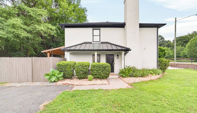The Retreat at South Charlotte- Stylish 3BR Getaway, Family Friendly