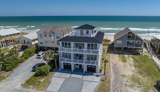 The Turtle's Palace- Oceanfront - Pool - Hot Tub - Dog Friendly