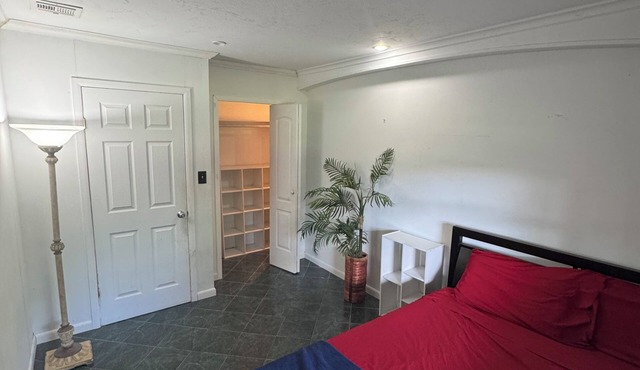 This quite retreat in the heart of Orlando. Located on a peaceful one lane road.