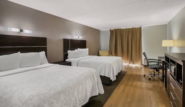 Three Charming Rooms w/Complimentary Breakfast | Budget Wise Stay