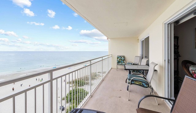Top Floor Direct Beachfront - Madeira Norte #510