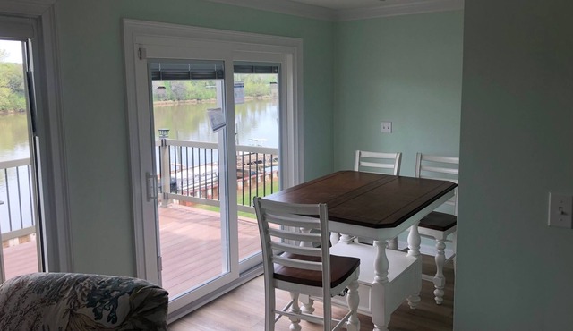 Townhome Available on the scenic Savannah River, 2 miles from Downtown Augusta