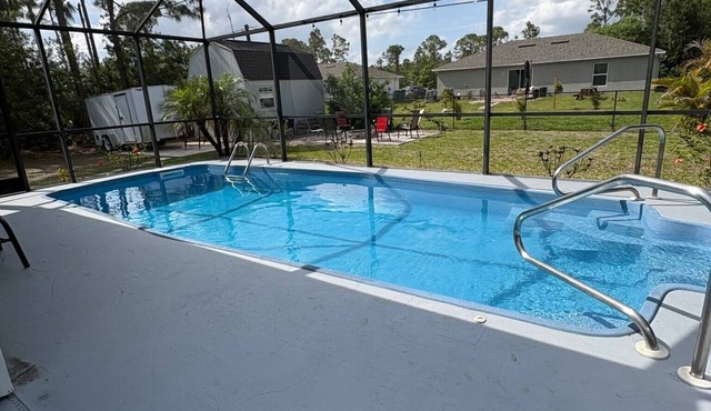 Tranquil 3 Bedroom Ocean Vibes Retreat w/pool.