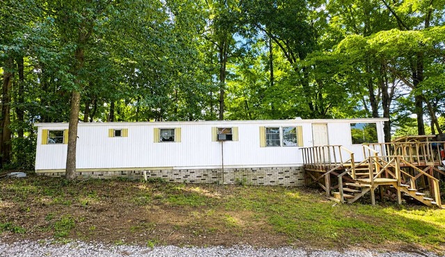 Tranquil 3-bedroom mobile home with AC in Morley in Morley