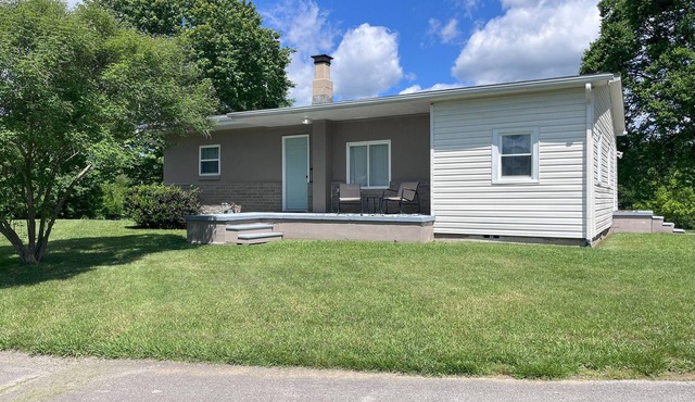 Tranquil 3-bedroom house in Lenoir City.